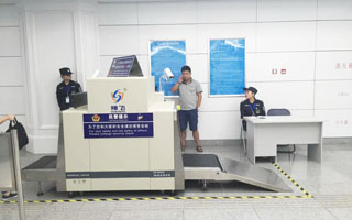 通道式X光機在地鐵安檢中的作用